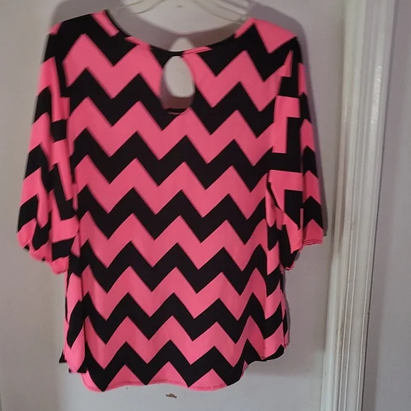 Star Vixen blouse - Picture 4 of 4